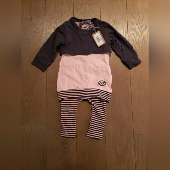 3 piece outfit 9 mos - Picture 1 of 4